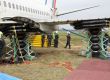 Awaryjne lądowanie i co dalej: podnoszenie B737 w Ostrawie — zdjęcie 118